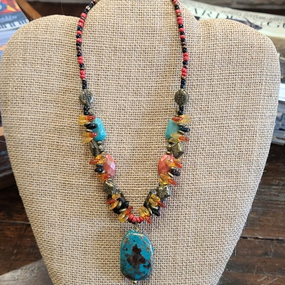 N ? Jewelry - Beautiful Turquoise Stone Necklace